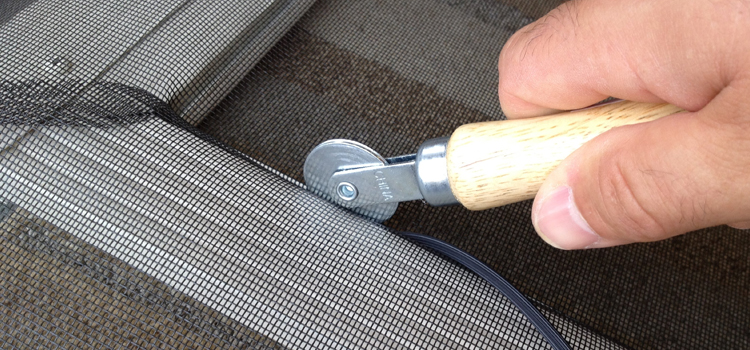 metal screen door repair in Gardiner Park